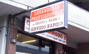 lavanderia a prato, lavaggio a secco a prato, lavaggio tappeti a prato. CENTRO LAVAGGIO