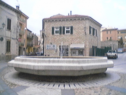 Fontana in granito sardo diametro 7 m circa Piazza a Calangianus OT