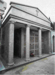 cappella monumentale in granito sardo e loculi in granito estero