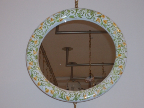 Cornice per specchio in ceramica dipinta a mano