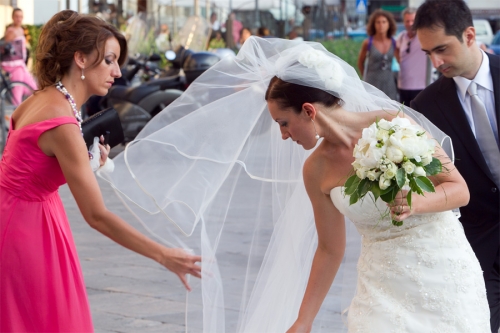 Matrimonio Lecce l'arrivo della sposa in chiesa - Maraca Fotografia