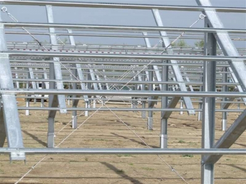Sistemi fissaggio parchi fotovoltaici