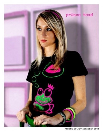 T-shirt donna nera stampata
