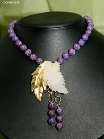 collana charoite e agata cristallizzata in oro 18kt.