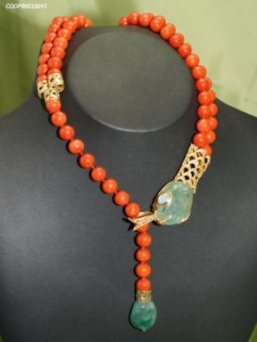 collana corallo sardo ,smeraldo,diamanti,opale in oro 18 kt.
