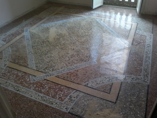 realizzazione montaggio e lucidatura mosaico veneziano