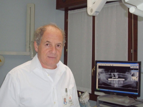 denti,dentista,carie,piorrea,implantologia,cisty,estrazione,dentiera