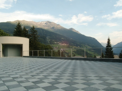 BORMIO TERME - Valtellina. Particolare pavimentazione esterna