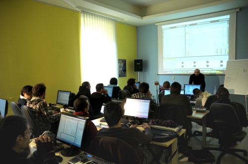 lezione di ableton in aula al nut academy con Giancarlo Lanza