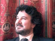 Tenore lirico, che ha cantato in importanti teatri in Italia ed Europa DANIELE GASPARI TENORE LIRICO