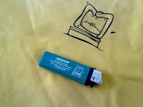 accendino e t-shirt personalizzate