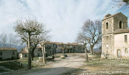 Piazza centrale di Roscigno Vecchia